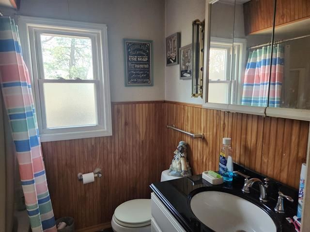 1619 Eastmoreland Avenue, Rockford, IL 61108