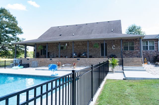 1243 Cave Hill Rd, Lafayette, TN 37083