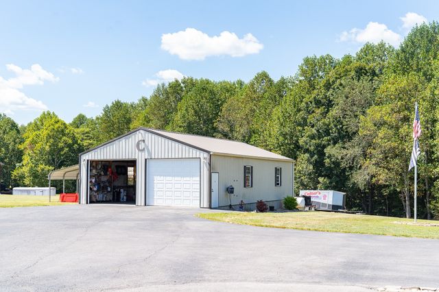 1243 Cave Hill Rd, Lafayette, TN 37083