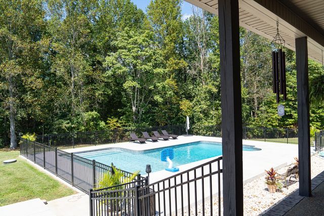 1243 Cave Hill Rd, Lafayette, TN 37083