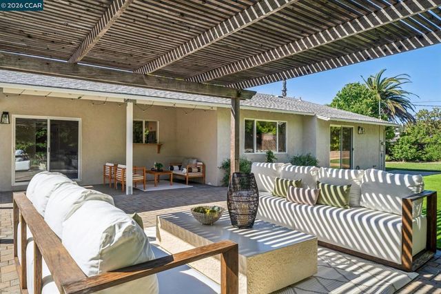 726 San Andreas Ct, Concord, CA 94518