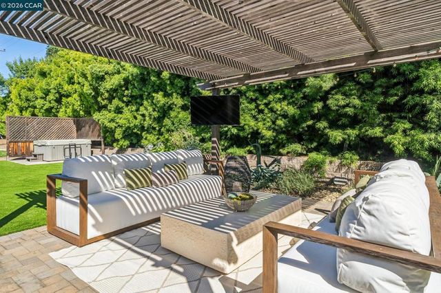 726 San Andreas Ct, Concord, CA 94518