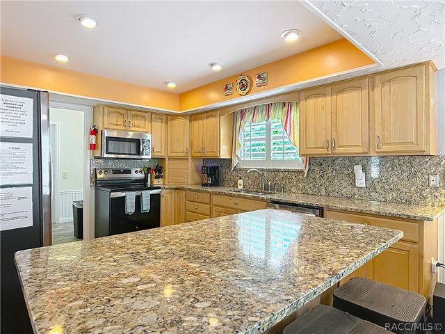 857 N Palm Springs Terrace, Crystal River, FL 34429