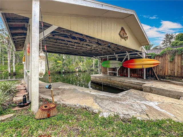 857 N Palm Springs Terrace, Crystal River, FL 34429