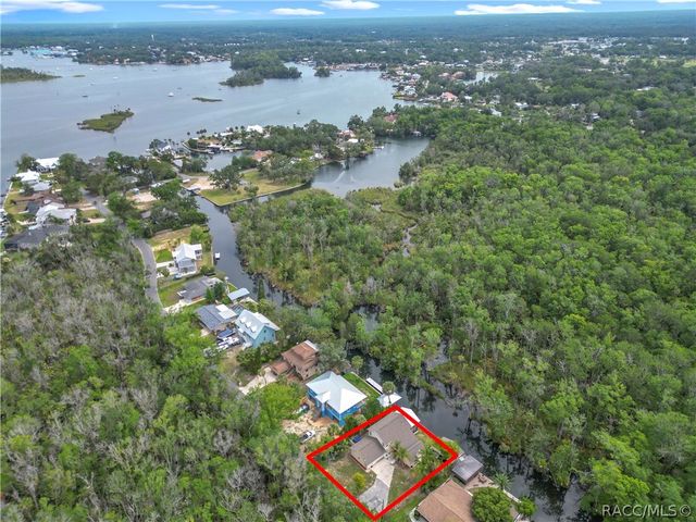 857 N Palm Springs Terrace, Crystal River, FL 34429
