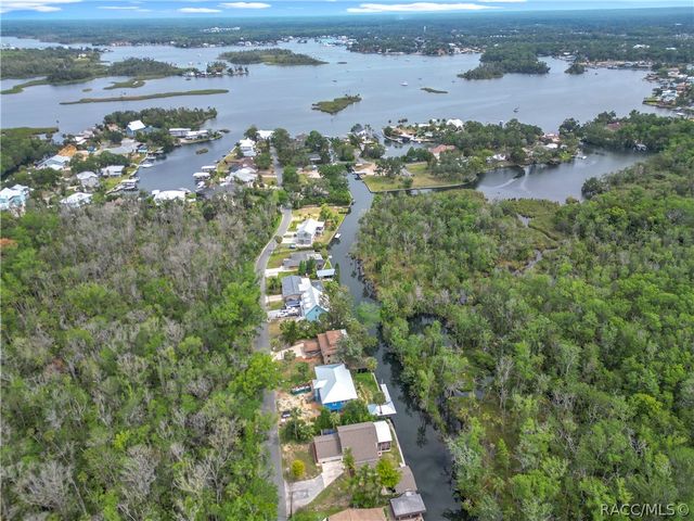 857 N Palm Springs Terrace, Crystal River, FL 34429