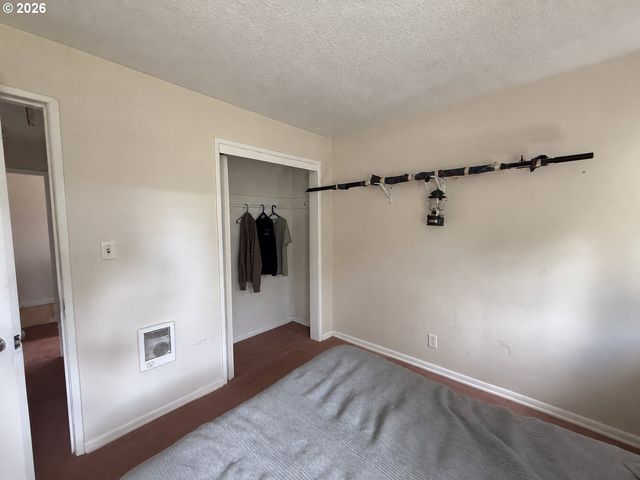 2812 19TH Ave, Forest Grove, OR 97116