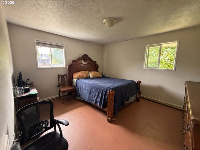 2812 19TH Ave, Forest Grove, OR 97116