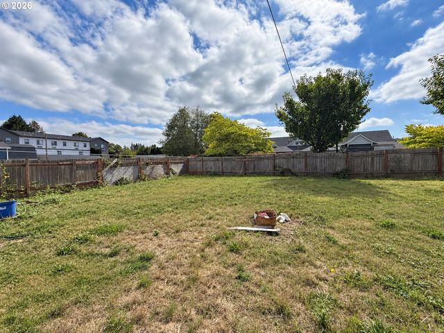 2812 19TH Ave, Forest Grove, OR 97116