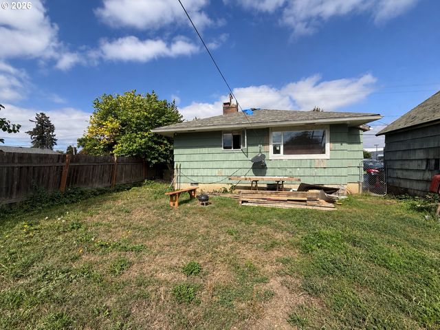 2812 19TH Ave, Forest Grove, OR 97116