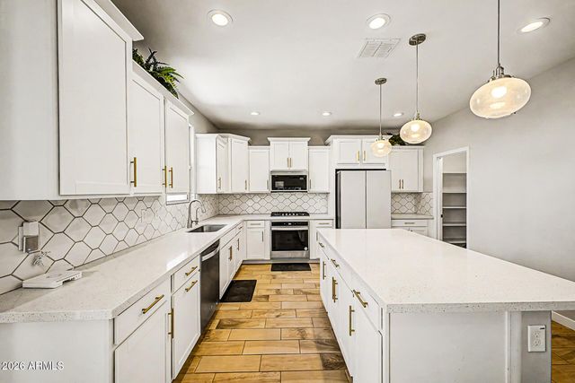 10950 W BEATRICE Street, Avondale, AZ 85323