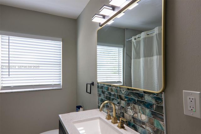 5300 NW 15th Ct 1, Lauderhill, FL 33313