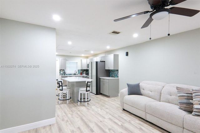 5300 NW 15th Ct 1, Lauderhill, FL 33313