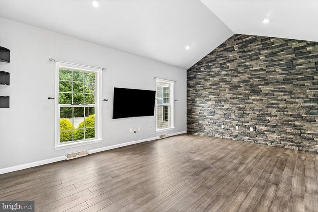 128 S THISTLEDOWN DR, Palmyra, PA 17078