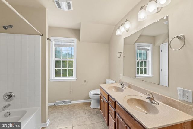 128 S THISTLEDOWN DR, Palmyra, PA 17078