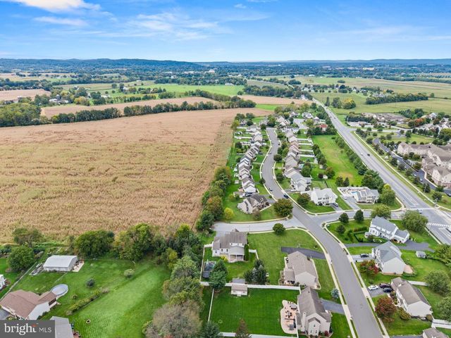 128 S THISTLEDOWN DR, Palmyra, PA 17078