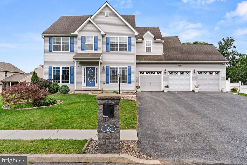 128 S THISTLEDOWN DR, Palmyra, PA 17078