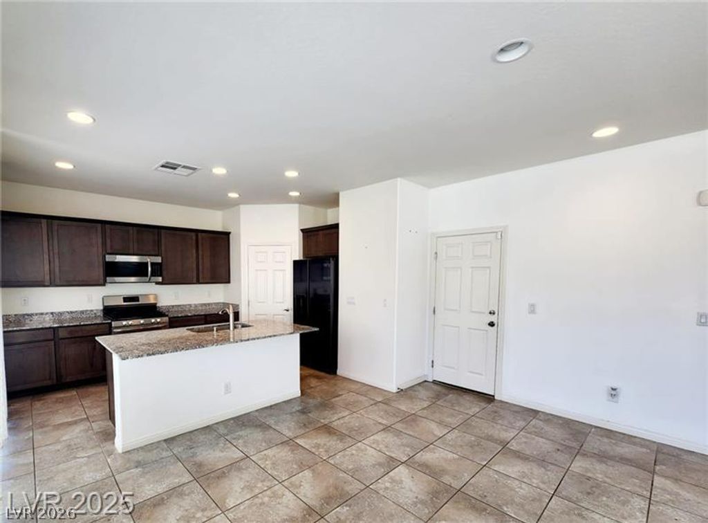 5812 Beluga Bay Street, North Las Vegas, NV 89081 — photo 4