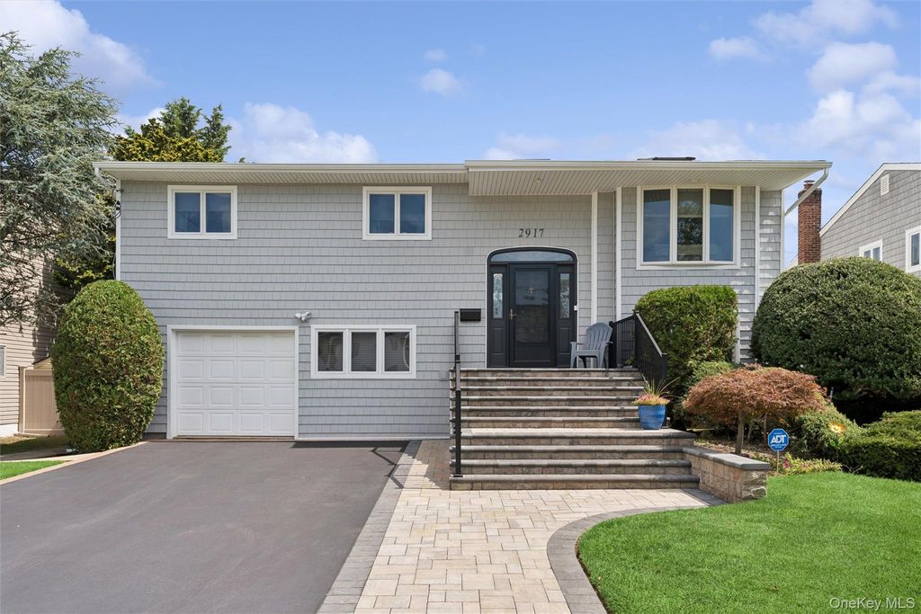 2917 Len Drive, Bellmore, NY 11710 — photo 2