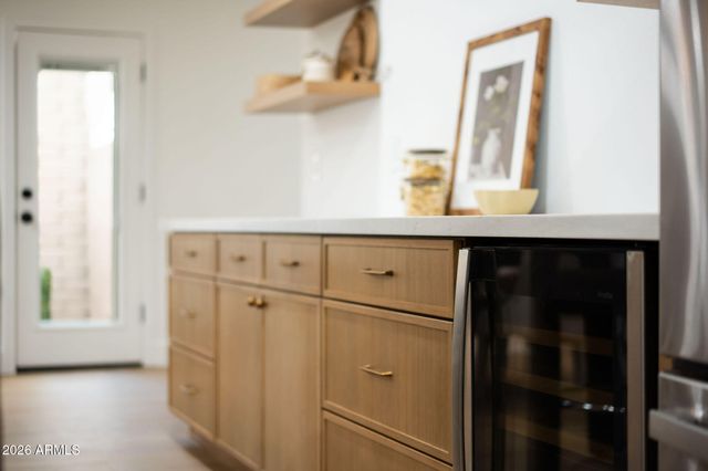 7837 E CRESTWOOD Way, Scottsdale, AZ 85250