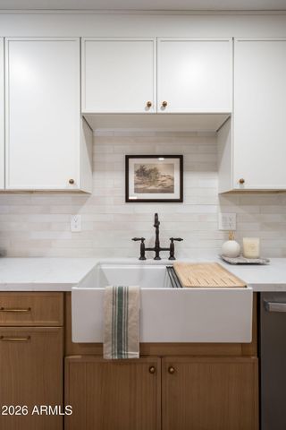 7837 E CRESTWOOD Way, Scottsdale, AZ 85250