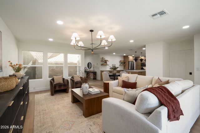 7837 E CRESTWOOD Way, Scottsdale, AZ 85250