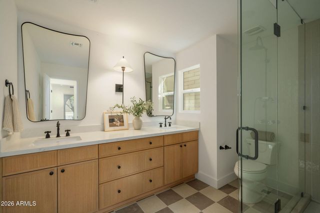 7837 E CRESTWOOD Way, Scottsdale, AZ 85250