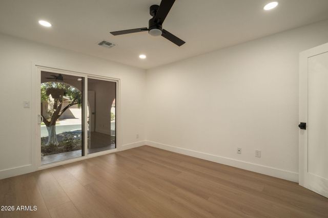 7837 E CRESTWOOD Way, Scottsdale, AZ 85250