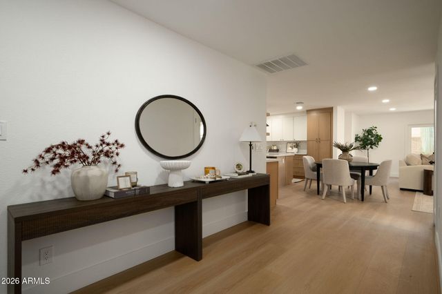 7837 E CRESTWOOD Way, Scottsdale, AZ 85250