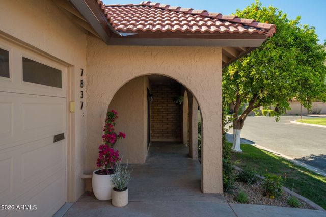 7837 E CRESTWOOD Way, Scottsdale, AZ 85250