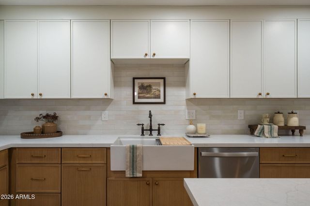 7837 E CRESTWOOD Way, Scottsdale, AZ 85250