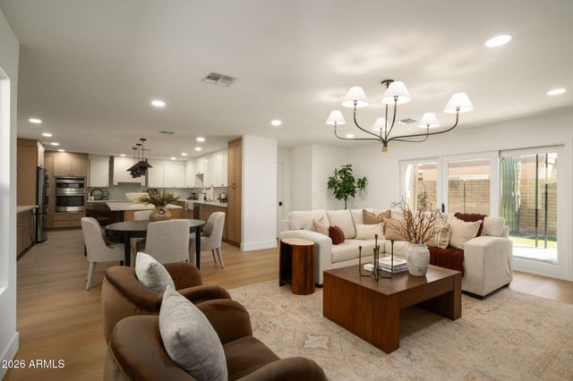 7837 E CRESTWOOD Way, Scottsdale, AZ 85250