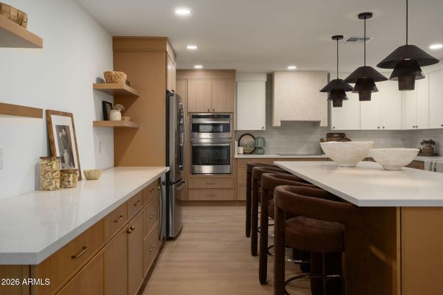 7837 E CRESTWOOD Way, Scottsdale, AZ 85250