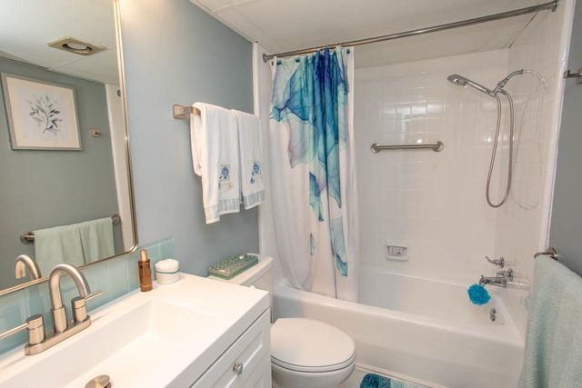 311 71st Ave N Apt 1C, Myrtle Beach, SC 29572