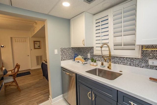 311 71st Ave N Apt 1C, Myrtle Beach, SC 29572