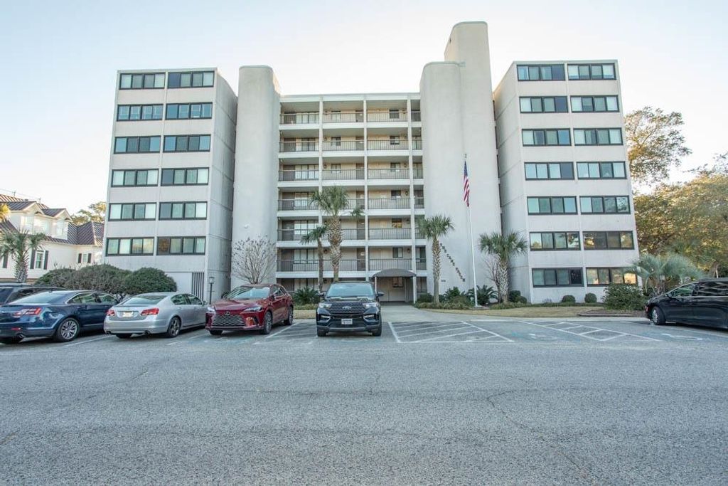 311 71st Ave N Apt 1C, Myrtle Beach, SC 29572
