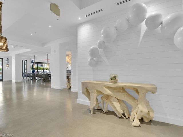 1111 Central AVE # 216, Naples, FL 34102