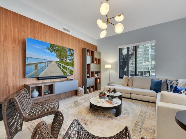 1111 Central AVE # 216, Naples, FL 34102