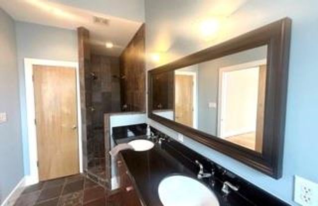 1045 Bonner St, Houston, TX 77007