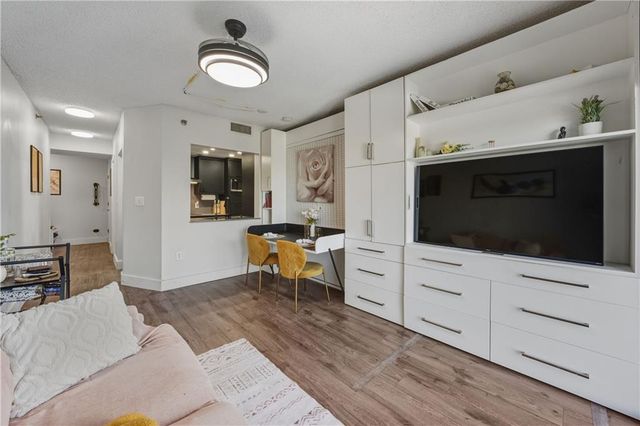 1280 W Peachtree NW Street 3114, Atlanta, GA 30309