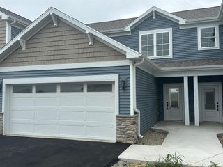 3164 S Bartells Dr Drive #202, Beloit, WI 53511