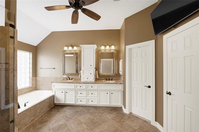 2005 Mistwood Court, Pearland, TX 77584