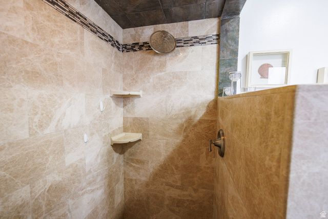 6618 S HAWKSBILL CIR, Taylorsville, UT 84123