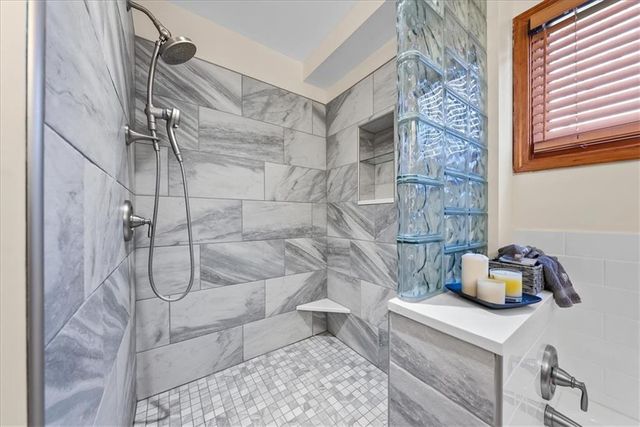 12404 S Albervan Street, Olathe, KS 66062