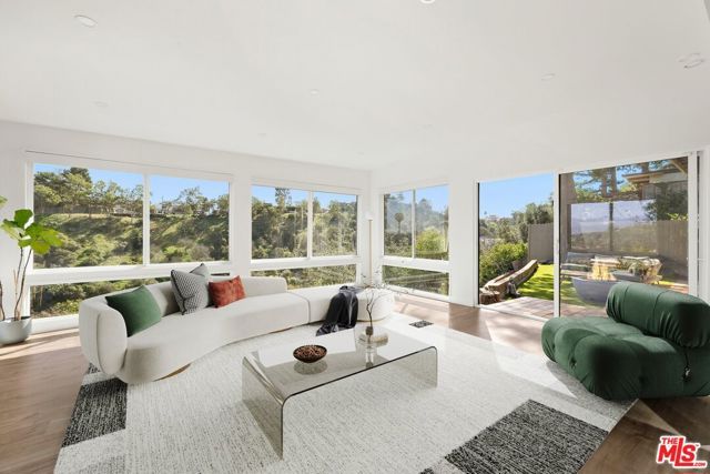 2204 Ridgemont Drive, Los Angeles, CA 90046