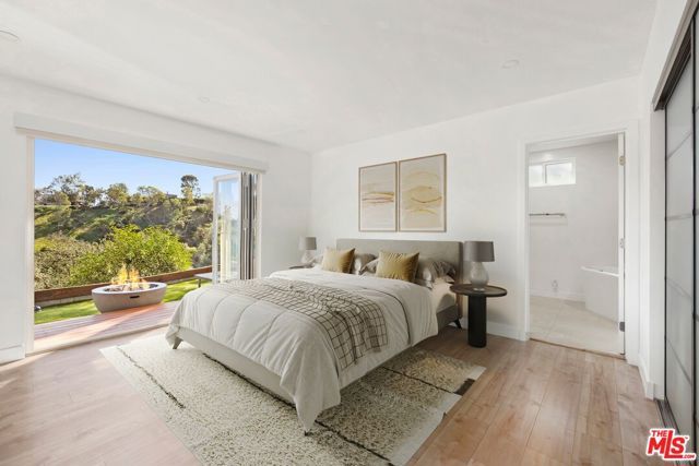 2204 Ridgemont Drive, Los Angeles, CA 90046