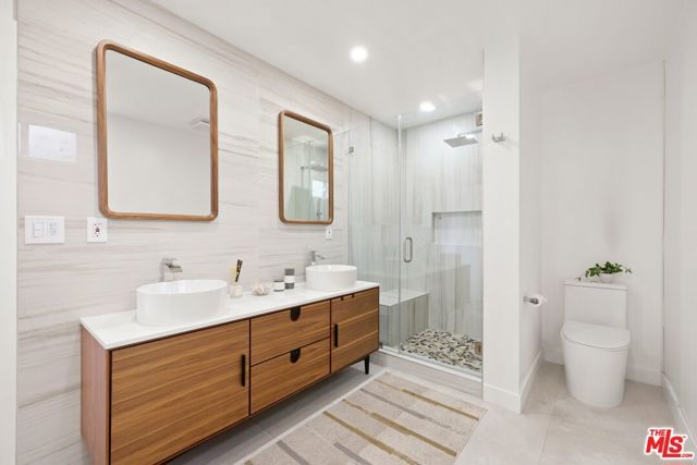 2204 Ridgemont Drive, Los Angeles, CA 90046