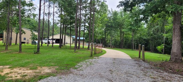167 Freeman Fielder Rd, Stewart, TN 37175