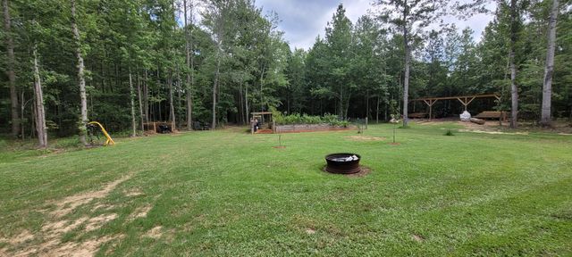 167 Freeman Fielder Rd, Stewart, TN 37175