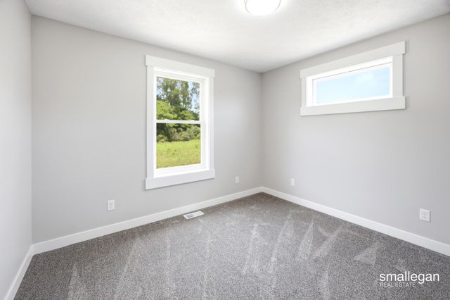 13881 Meadow Oak Drive NE, Greenville, MI 48838